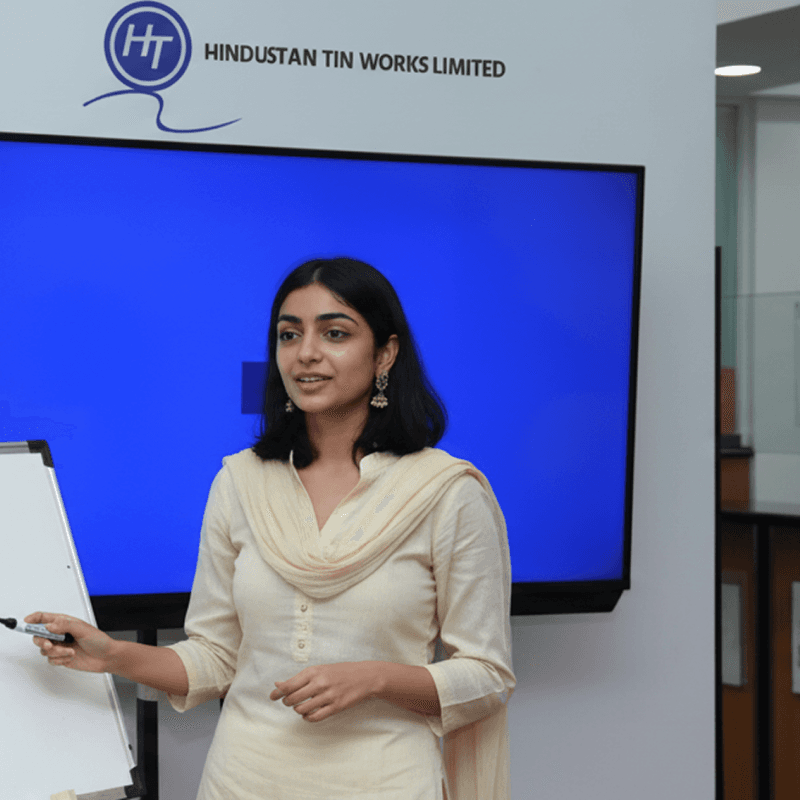 Advises Public Corporates on Muhurat and Timing of Events